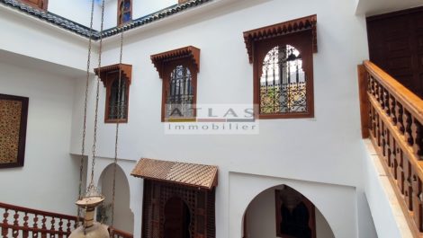 Marrakech : Riad dans résidence avec piscine et commerces en bordure de médina Marrakech : Riad dans résidence avec piscine et commerces en bordure de médina