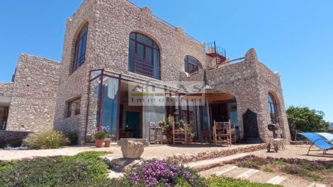Très Belle Villa en Pierre du Pays à Vendre à 30 km au Nord d’Essaouira