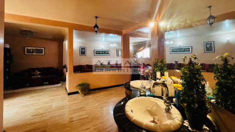 Essaouira : Vaste rez-de-chaussée avec cour anglaise