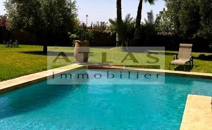 Élégante Villa de Plain-Pied avec Piscine et Roof Top à 20 Minutes de Marrakech Élégante Villa de Plain-Pied avec Piscine et Roof Top à 20 Minutes de Marrakech
