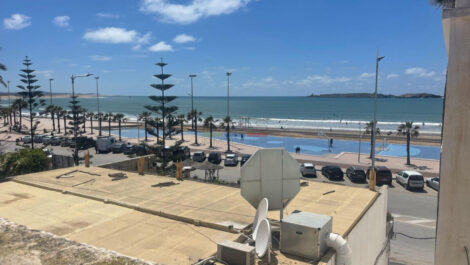 Vue Mer à 15 Mètres de la Plage – Appartement Traversant avec Terrasse Vue Mer à 15 Mètres de la Plage – Appartement Traversant avec Terrasse