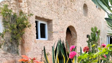 Rare opportunité – Propriété titrée avec VNA, deux maisons sur 5000 m² à quelques minutes de la ville Rare opportunité – Propriété titrée avec VNA, deux maisons sur 5000 m² à quelques minutes de la ville